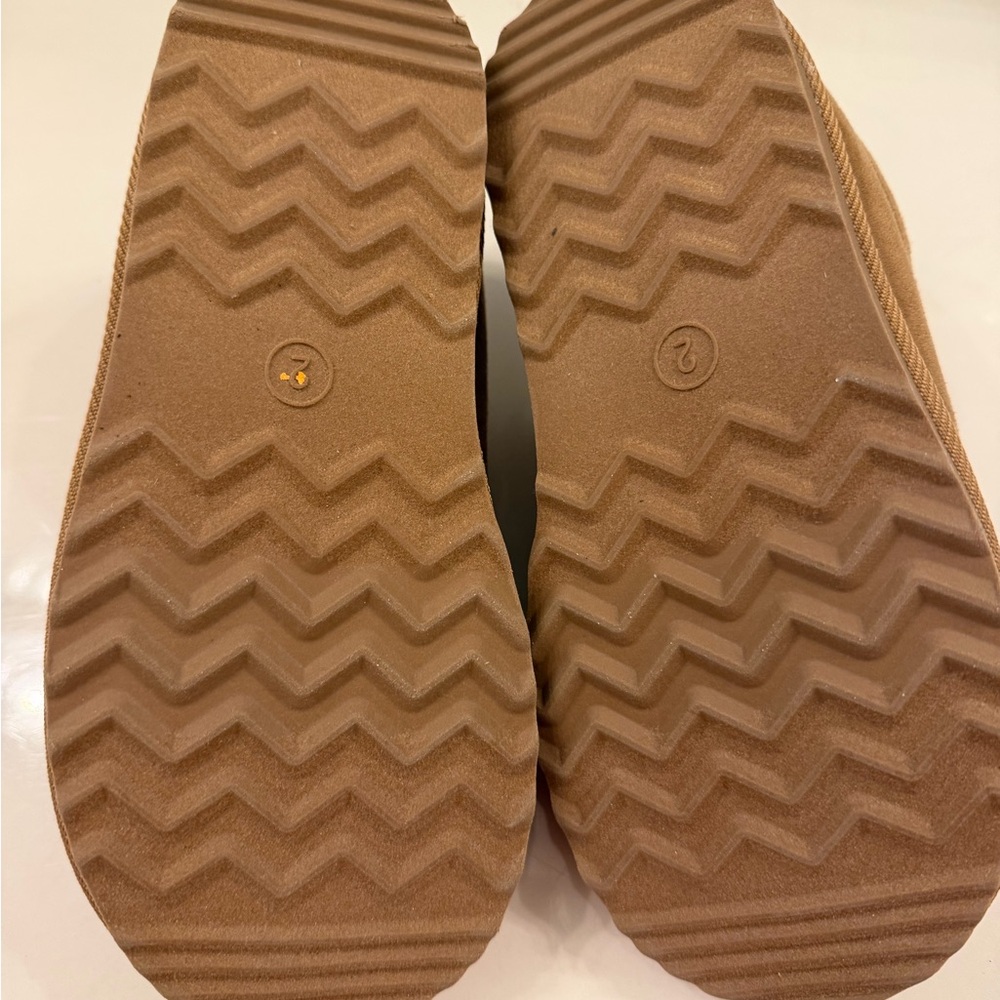 Cat & Jack Brown Kids Slippers - Size 2Y - Boys Girls - Indoor Outdoor - Picture 5 of 5